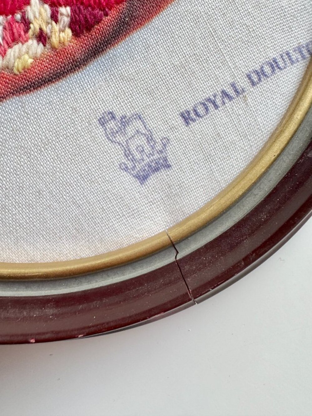 Vintage Crewel Embroidered Royal Doulton Lady in Red Framed Wall Art Artwork - Picture 7 of 14